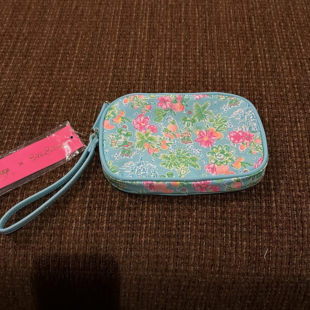 DISNEY x LILLY PULITZER Wristlet Bag Lilly Loves Disney - Picture 4 of 12